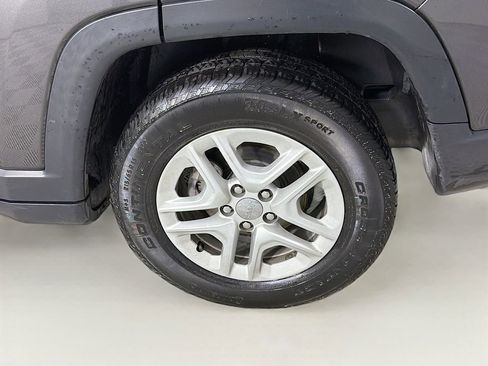 Used 2021 Jeep Compass Sport image 28