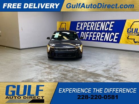 Used 2025 Kia K4 GT-Line w/ GT-Line Premium Package image 3