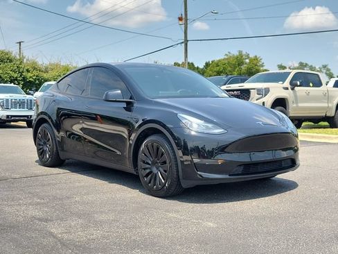 Used 2023 Tesla Model Y Long Range AWD/4WD image 1