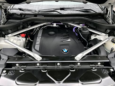 Used 2024 BMW X5 sDrive40i w/ M Sport Package RWD image 32