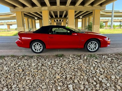 Used 2000 Chevrolet Camaro Z28 w/ SS Performance/Appearance Pkg RWD image 2