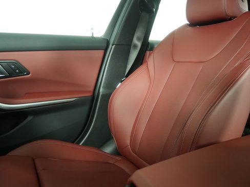 Certified 2025 BMW 330i Sedan image 29