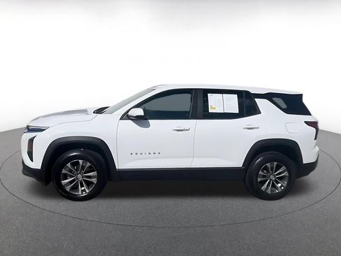 Used 2025 Chevrolet Equinox LT FWD image 8