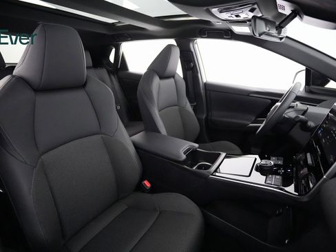 Used 2025 Toyota bZ4X FWD image 8