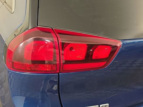 Used 2020 Kia Niro LX image 35