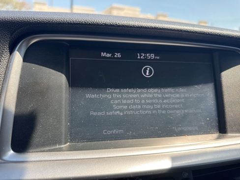 Used 2020 Kia Optima LX image 12