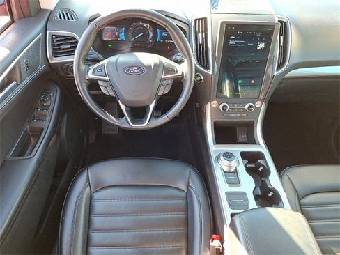 Used 2023 Ford Edge SEL image 11
