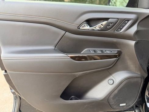 Used 2022 GMC Acadia AT4 w/ Technology Package AWD/4WD image 18