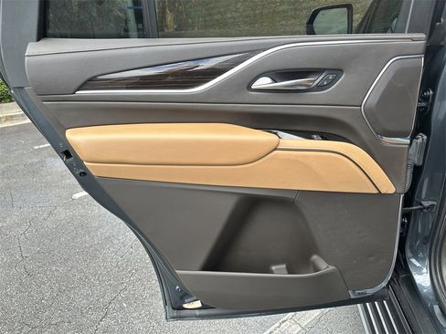 Used 2021 Cadillac Escalade Sport w/ Driver Assist Tech Package image 23