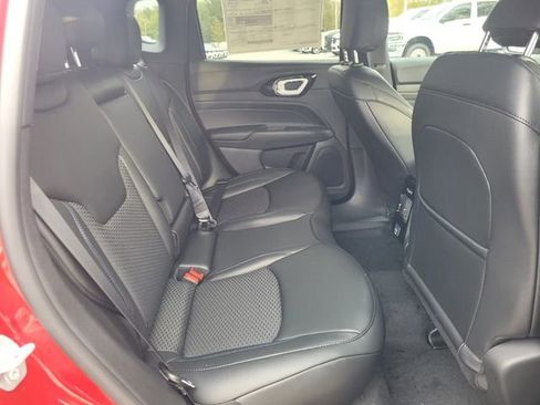 New 2026 Jeep Compass Latitude image 14