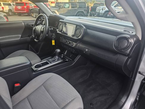 Used 2022 Toyota Tacoma SR image 25