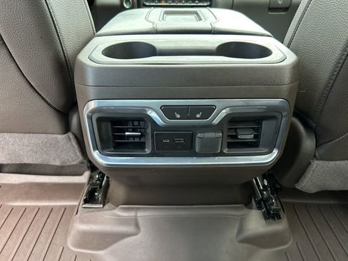 Used 2022 GMC Sierra 3500 Denali w/ Denali Ultimate Package image 17