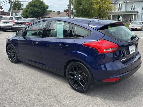 Used 2016 Ford Focus SE w/ Equipment Group 201A FWD image 10