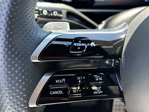 Certified 2025 Mercedes-Benz GLC 300 image 28