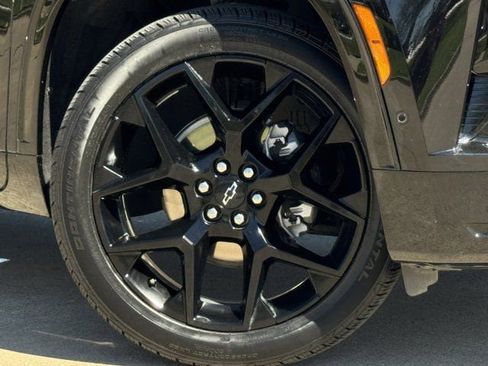 Used 2024 Chevrolet Traverse RS image 32