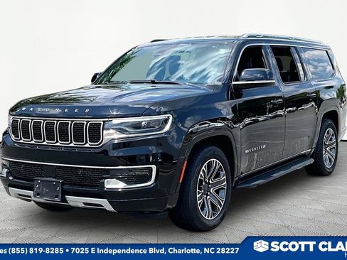 Used 2024 Jeep Wagoneer L Series II w/ Flexible Seating Group AWD/4WD image 3