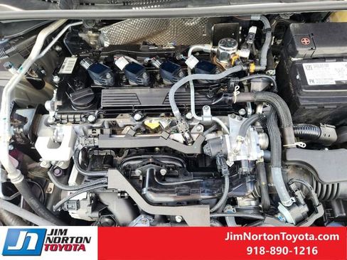 Used 2025 Toyota Corolla SE w/ SE Premium Package FWD image 31