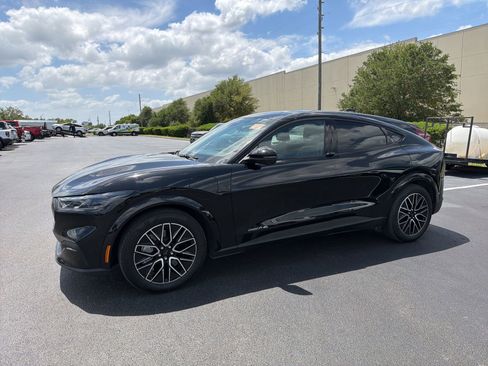 Used 2025 Ford Mustang Mach-E Premium image 15