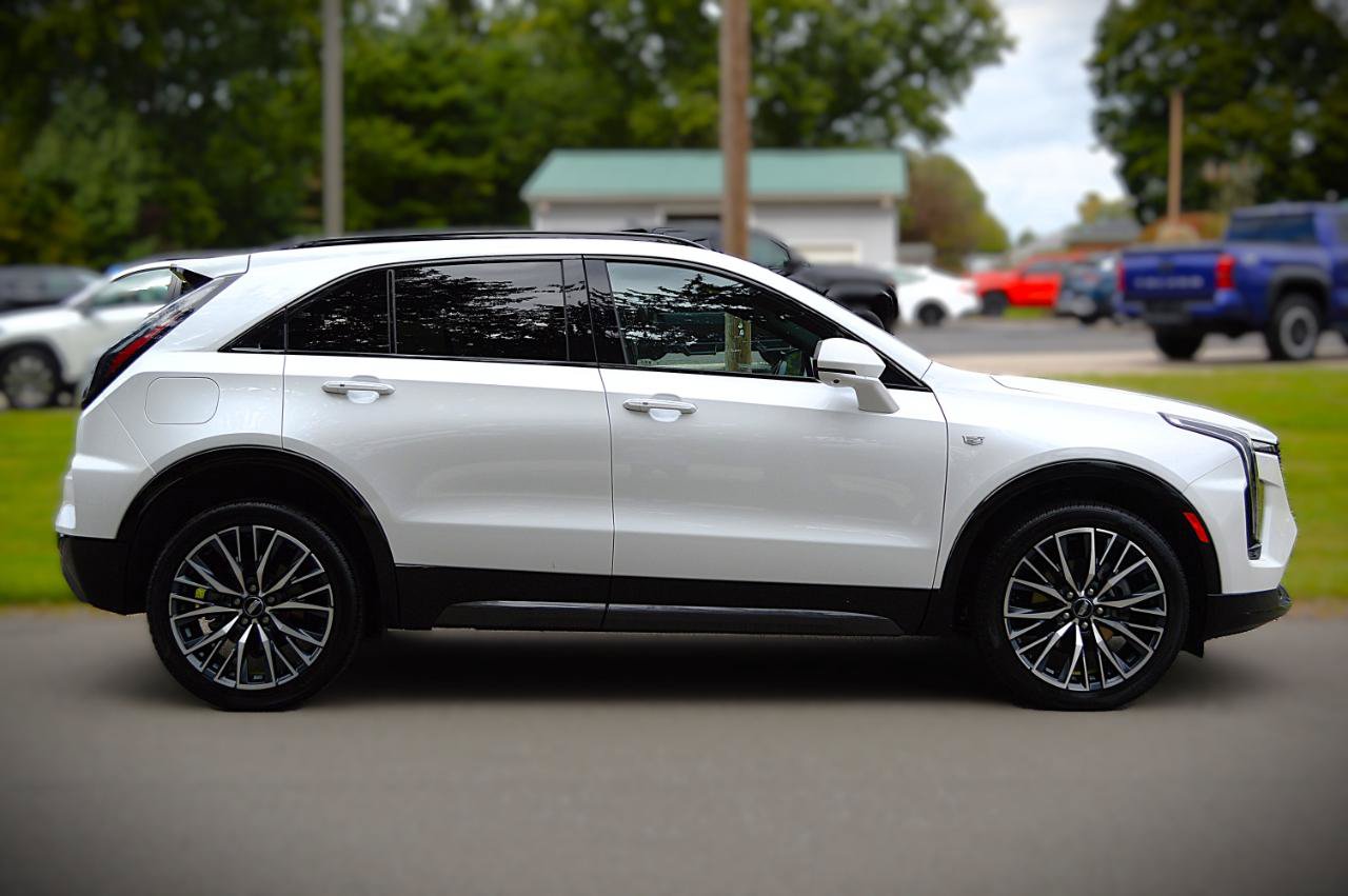 Used 2025 Cadillac XT4 Sport AWD/4WD image 4