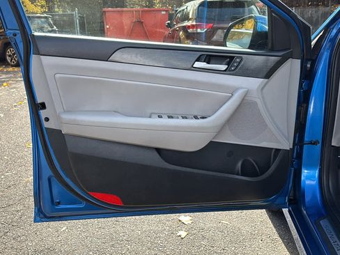 Used 2018 Hyundai Sonata Limited image 11