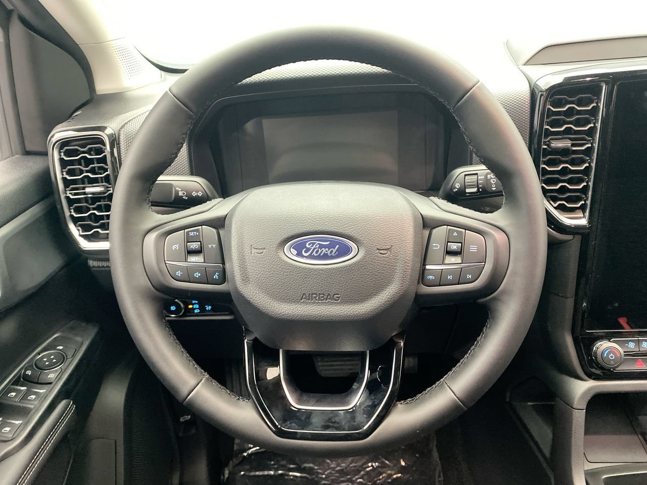 New 2026 Ford Ranger XLT w/ Equipment Group 301A High AWD/4WD image 16