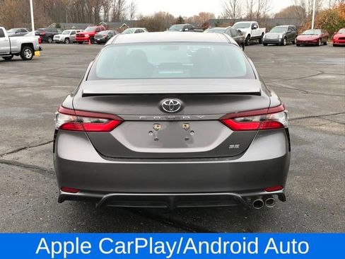 Used 2023 Toyota Camry SE image 4