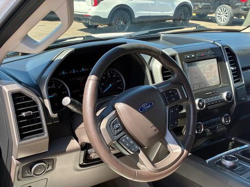 Used 2019 Ford Expedition Max XLT w/ Equipment Group 201A AWD/4WD image 17