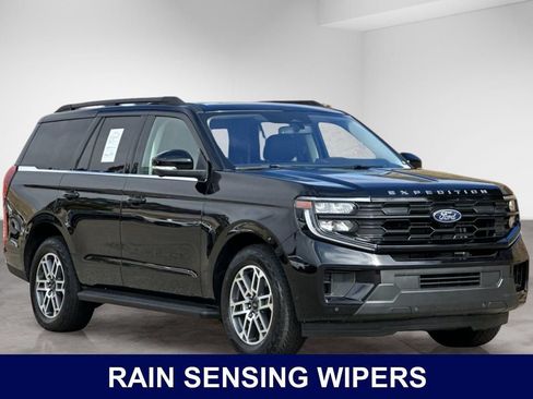 Used 2025 Ford Expedition Active AWD/4WD image 8