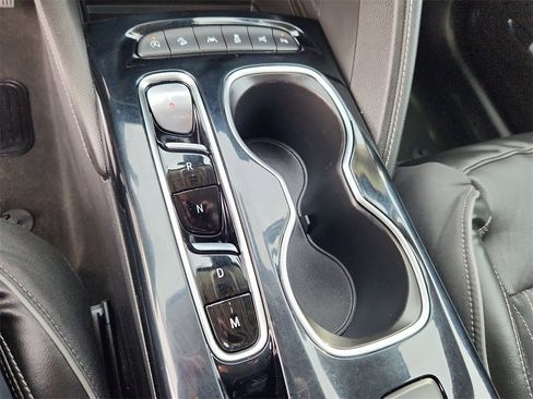 Used 2022 Buick Envision Avenir w/ Technology Package II image 21