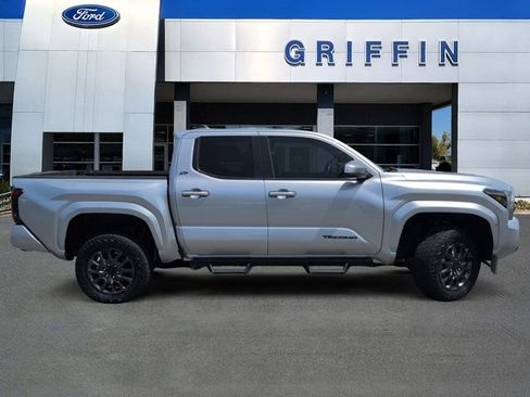 Used 2025 Toyota Tacoma SR5 AWD/4WD image 3