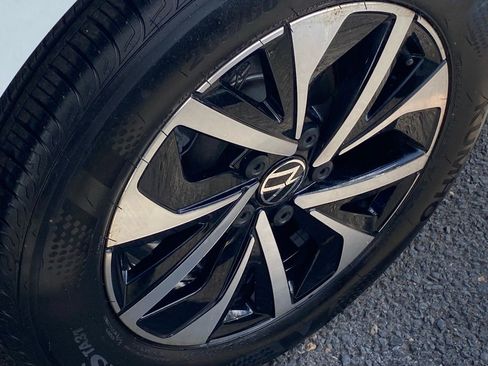 Certified 2025 Volkswagen Jetta S image 17