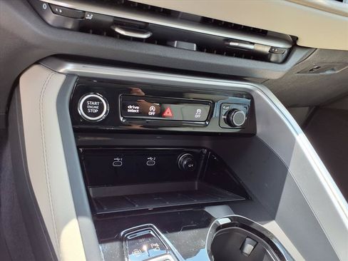 Certified 2025 Audi Q5 Premium w/ Convenience Package AWD/4WD image 19