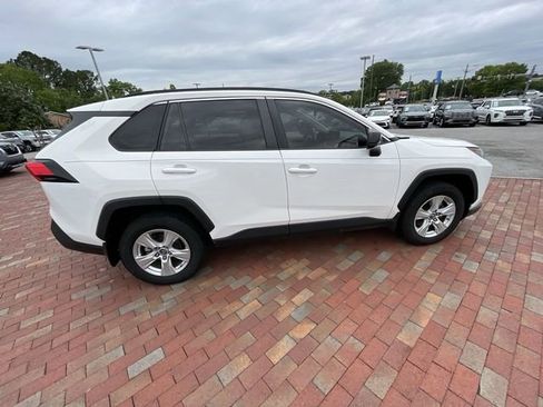 Used 2020 Toyota RAV4 LE FWD image 37