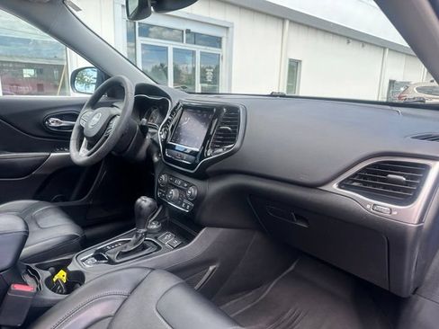 Used 2022 Jeep Cherokee Limited w/ Elite Package AWD/4WD image 15