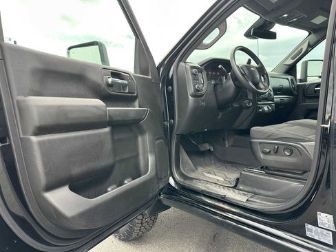 Used 2024 Chevrolet Silverado 2500 Custom w/ Custom Value Package image 19