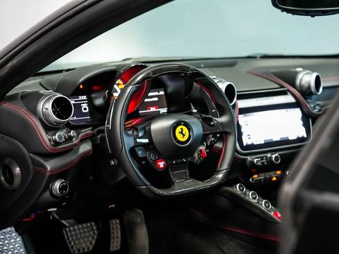 Used 2018 Ferrari GTC4Lusso AWD/4WD image 11