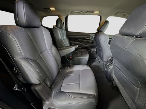 Used 2023 Subaru Ascent Limited image 32