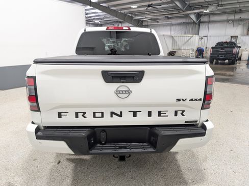 Used 2023 Nissan Frontier SV w/ Midnight Edition Package AWD/4WD image 4