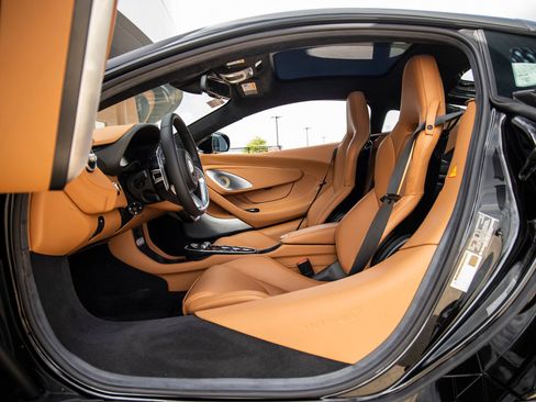 Used 2023 McLaren GT RWD image 22