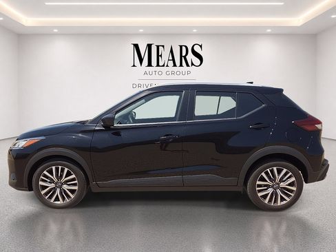 Used 2024 Nissan Kicks SV FWD image 2
