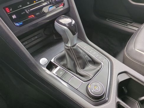 Used 2022 Volkswagen Tiguan SEL R-Line image 32