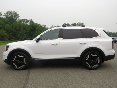 Used 2023 Kia Telluride EX w/ EX Captain's Chair Package AWD/4WD image 8