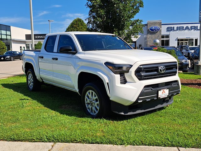 Used 2025 Toyota Tacoma SR w/ SR Upgrade Package RWD image 4