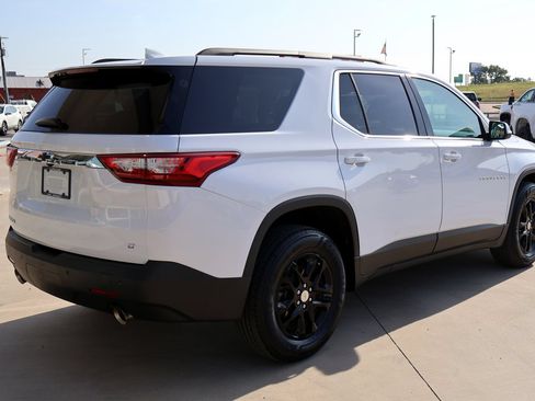 Used 2021 Chevrolet Traverse LT FWD image 6