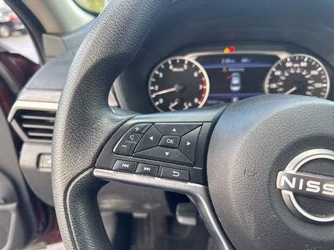 Used 2024 Nissan Altima 2.5 SV image 12