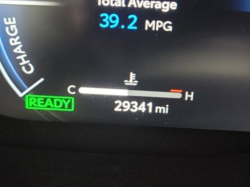 Used 2023 Toyota RAV4 Limited image 17