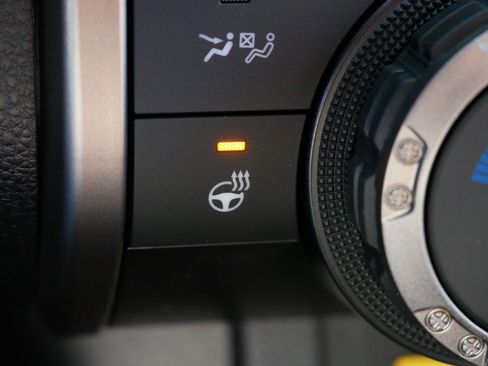 Certified 2025 Toyota 4Runner TRD Off-Road image 33