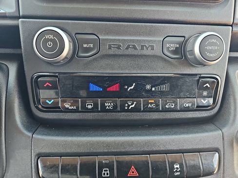 Used 2025 RAM ProMaster 2500 w/ Convenience Group FWD image 20