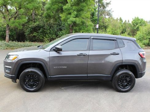 Used 2018 Jeep Compass Sport w/ Cold Weather Group AWD/4WD image 7