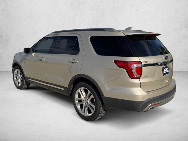 Used 2017 Ford Explorer XLT w/ Equipment Group 201A FWD image 8